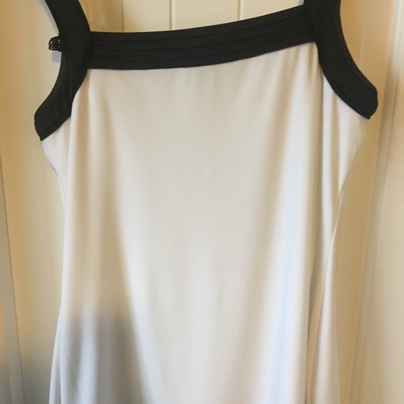 WHBM Beautiful white and black top. - Picture 4 of 5